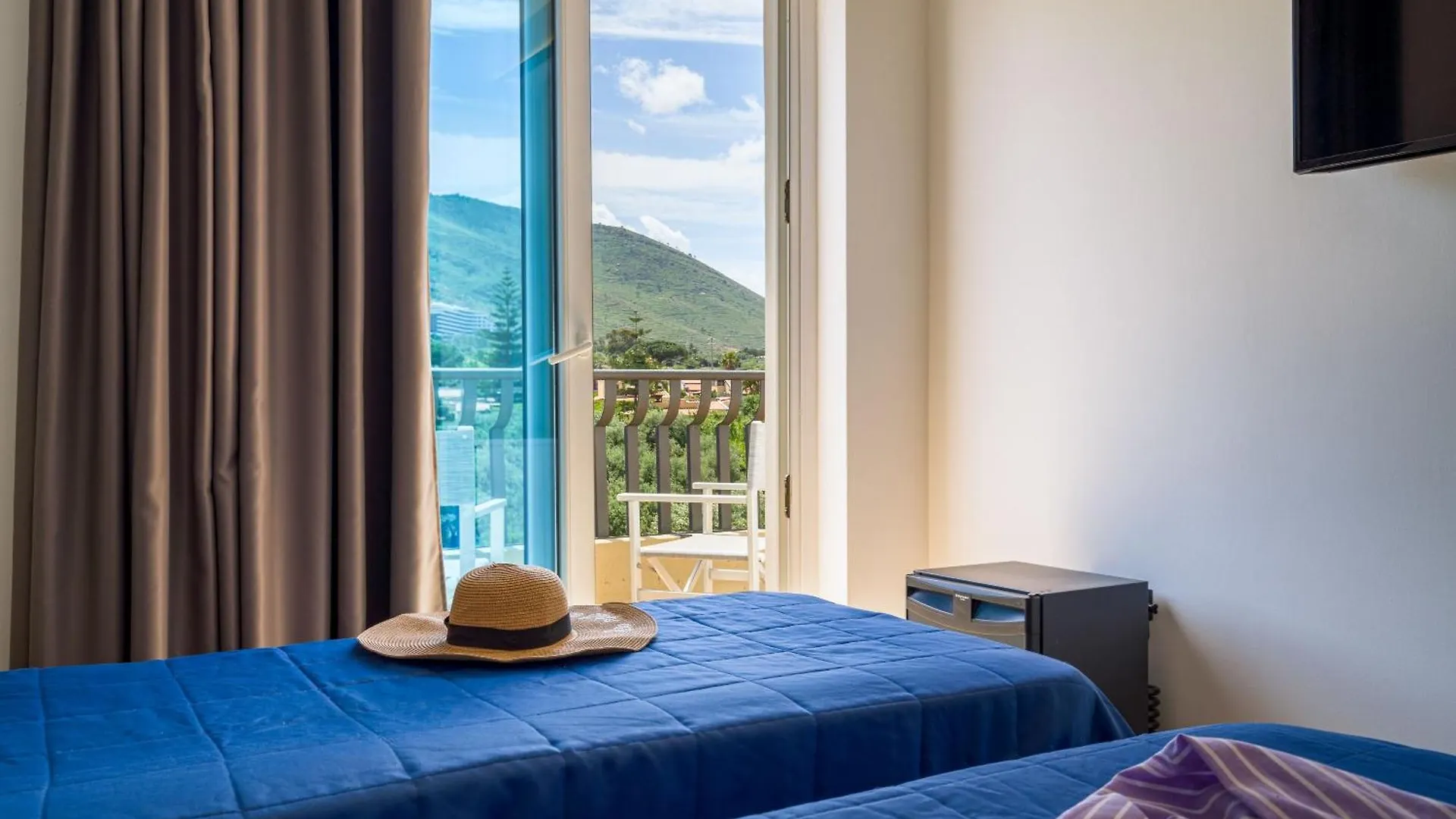 Carlton Hotel Riviera Cefalu 4*,  Italy